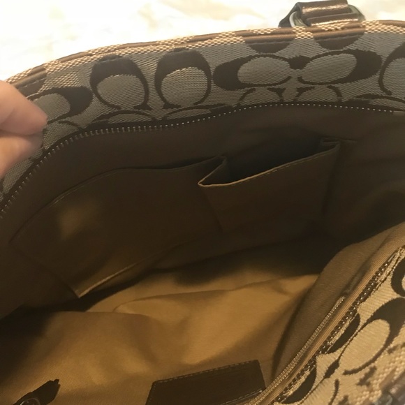 ***ITEM SOLD ***** Beautiful NWOT medium Coach - Picture 3 of 3